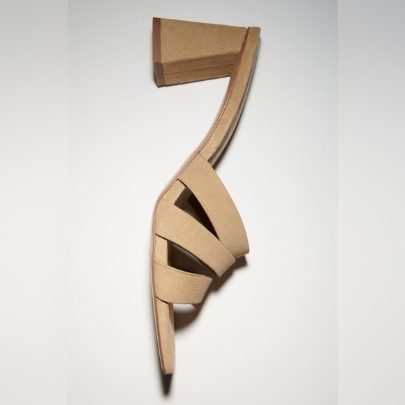NWT. Zara Tan Split Suede Middle Heel Strappy Sandals. Size 9. - Picture 5 of 11
